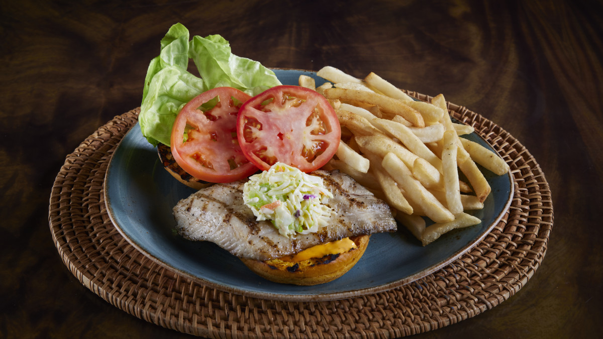 Tropics Bar & Grill Hilton Hawaiian Village